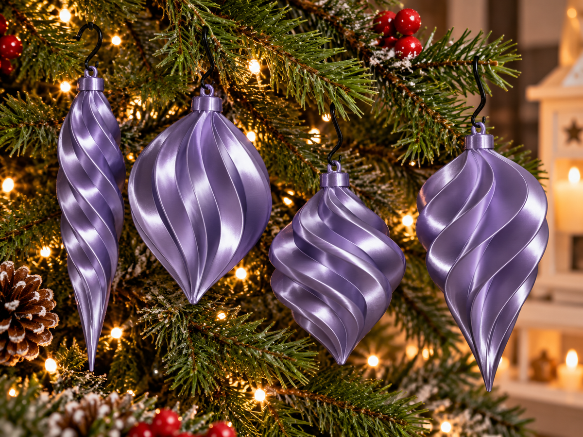  Lot de quatre ornements de Noël torsadés imprimés en 3D Mauve silk, finition brillante effet silk et crochets pour les suspendre