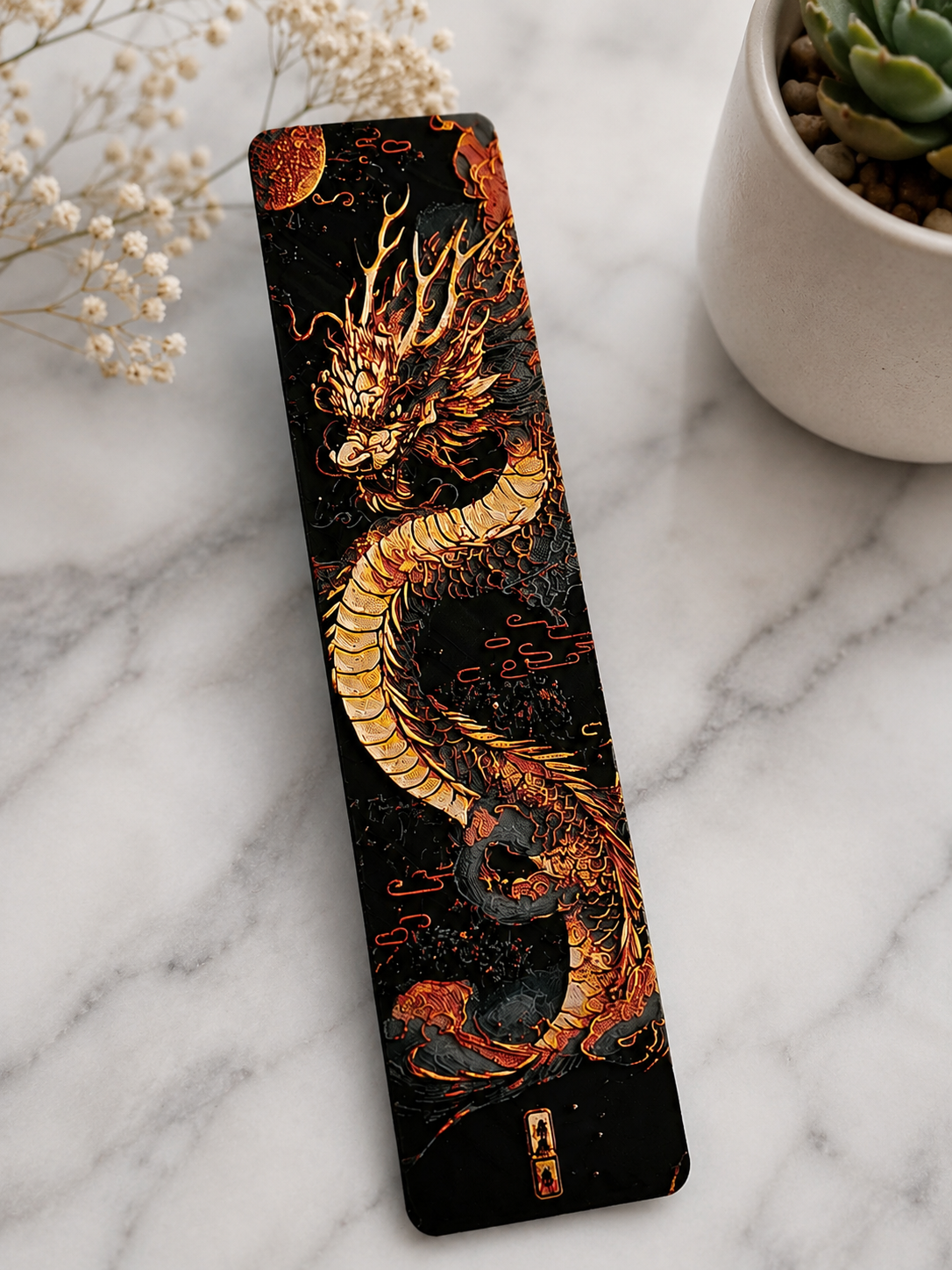 Marque-page dragon impérial asiatique imprimé en 3D, design noir et or aux nuances dorées et cuivrées, cadeau original pour amoureux des livres, fabriqué au Québec