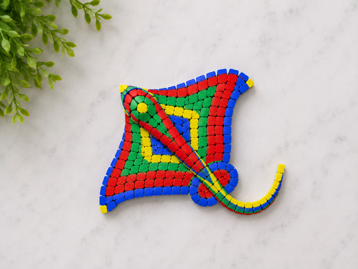 "Raie articulée TactiK format standard imprimée en 3D, fidget sensoriel avec ailes et queue flexibles, 15×17 cm, Krystall Kreations"